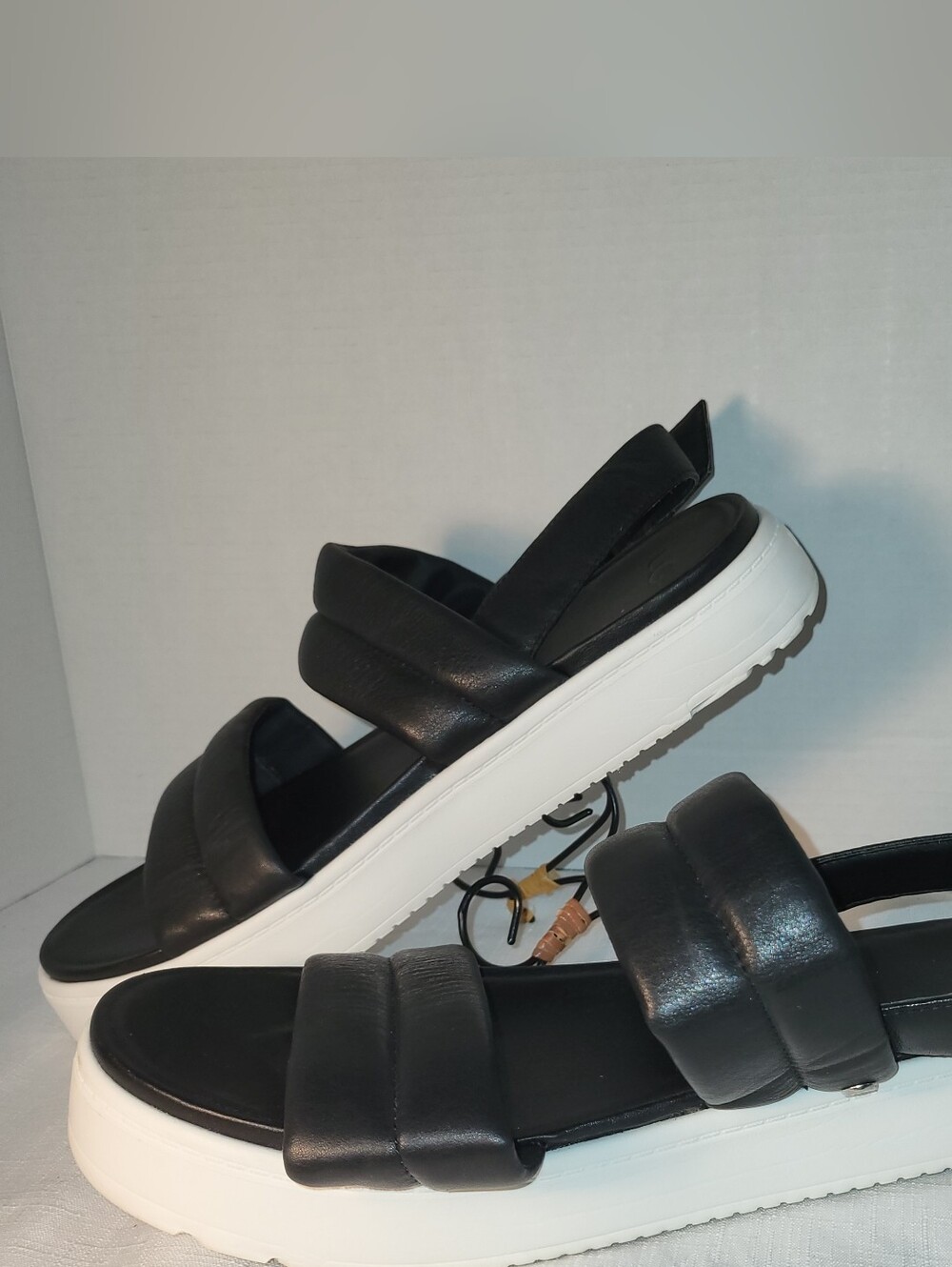 UGG Zayne Slingback Platform Sandals Black Leather Womens Size 12 EU 43 Chunky